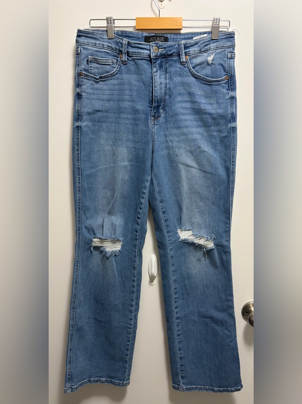 Judy Blue High Rise Distressed Knees STYLE# JB88785 MD Jeans Size 15/32
